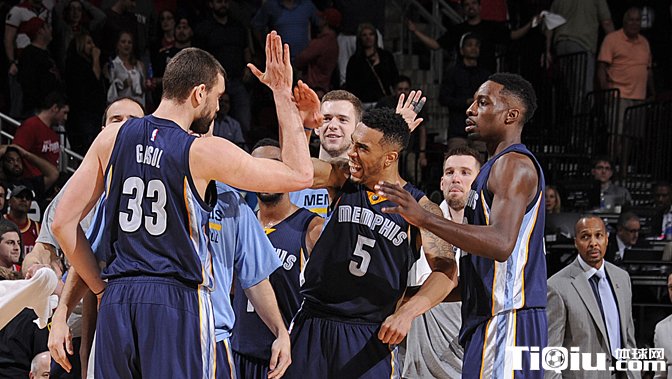 灰熊头号战将康利复出新赛季 小加索尔亮相灰熊训练赛