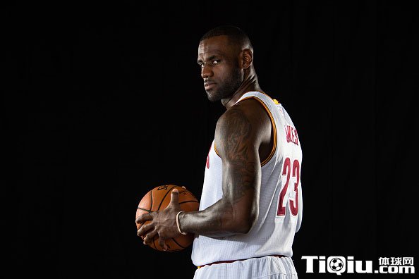 詹姆斯不谈夺冠感言 期盼jr史密斯早日续约