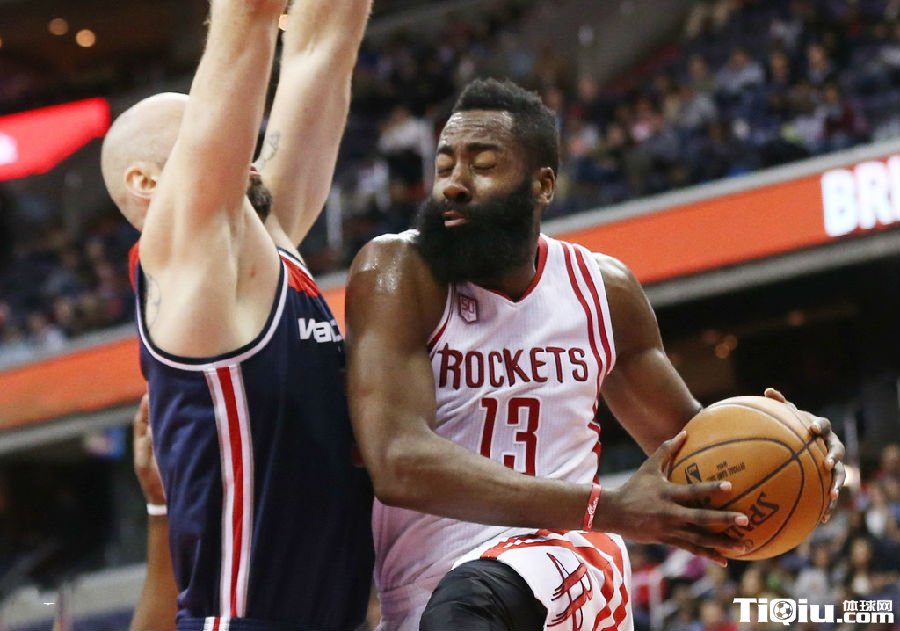 哈登新赛季掌控火箭球权 火箭哈登成休城新领袖