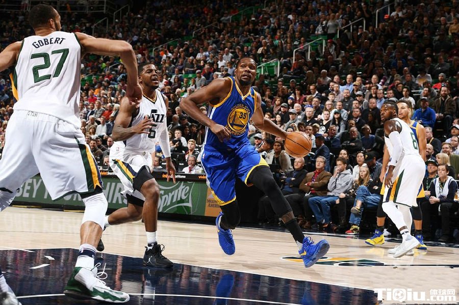 NBA常规赛勇士vs爵士 勇士F4横扫爵士获四连胜