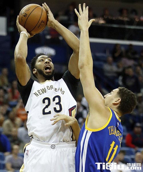 勇士格林技术犯规 恶汉格林抢断犯规误判浓眉