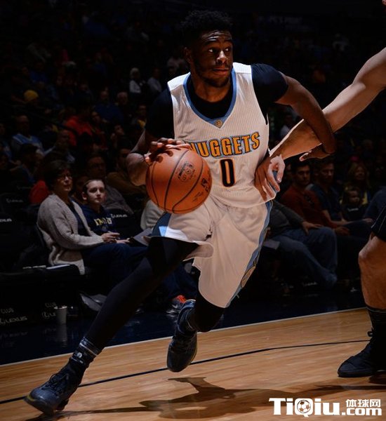 NBA常规赛魔术vs掘金 掘金折损哈里森大胜魔术