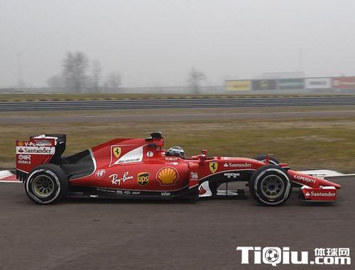 F1法拉利车队第三车手 乔韦纳奇首测法拉利F1赛车