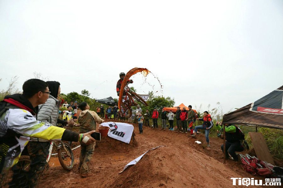 山地车下坡刹车技巧 山地车前刹和后刹的用法