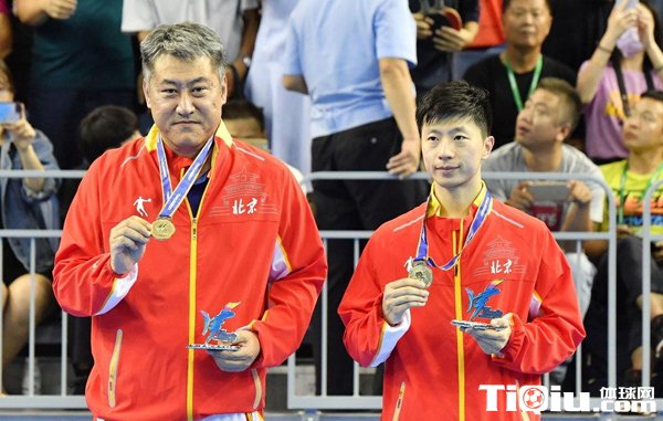 马龙4-2力克樊振东卫冕 成全运乒球男单第一人