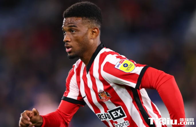 滕哈格将召回外租前锋迪亚洛