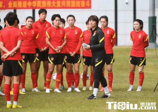 中国女足拉练变方式