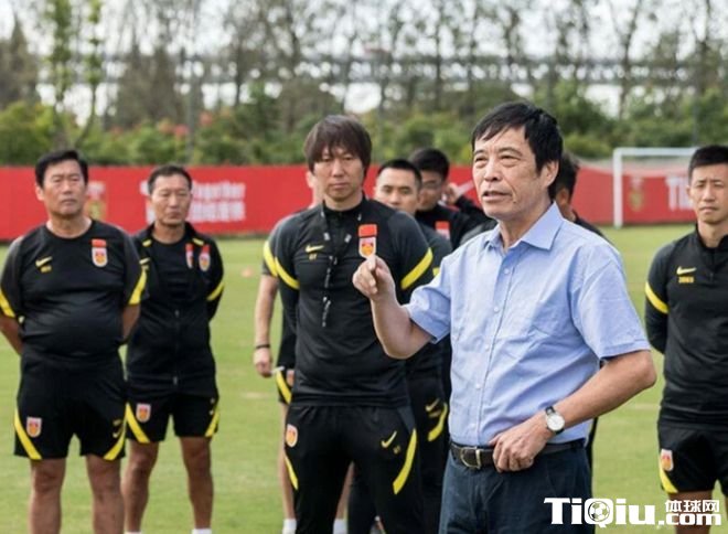 国足主帅扬科维奇2大弊端