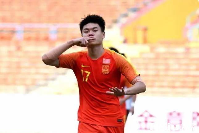 杨立瑜新赛季选择加盟国安