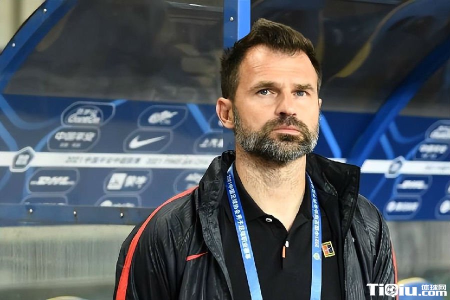 上海海港队誓要夺回总冠军