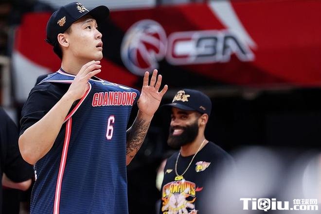 布朗加盟北京首钢