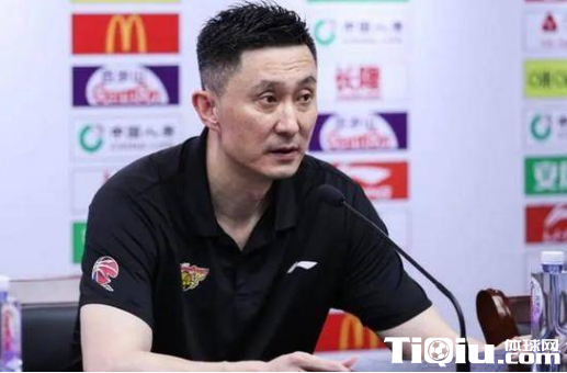 杜峰远赴厦门就任篮协