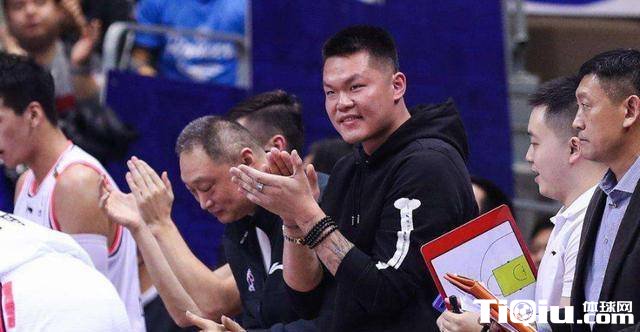 杜峰远赴厦门就任篮协