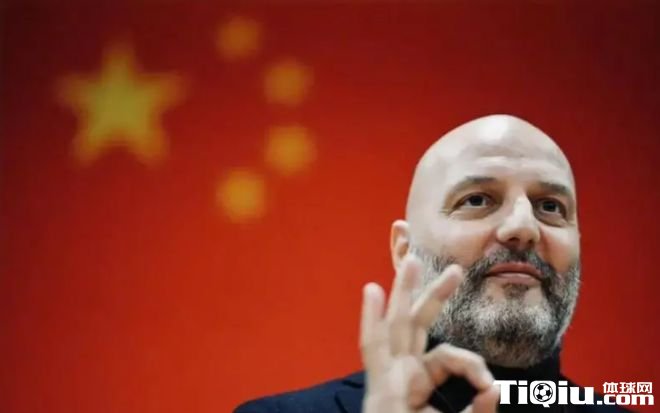 易建联完成重要签约