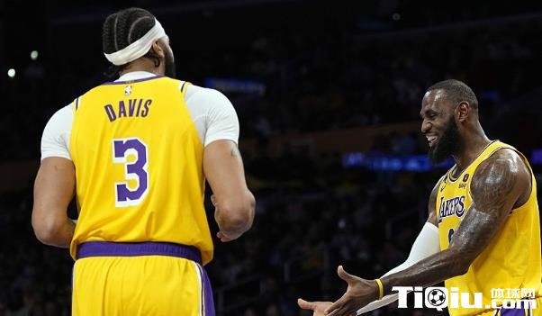 詹姆斯赞浓眉哥