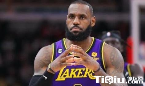 NBA湖人击败森林狼队