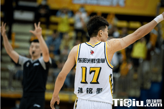 广厦击败吉林豪取8连胜