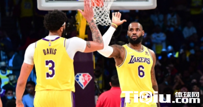 湖人121-107取胜太阳