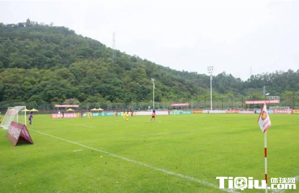 女足希望杯足球赛U11组开赛