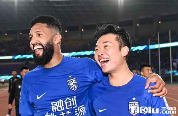 严鼎皓迎加盟武汉三镇首球