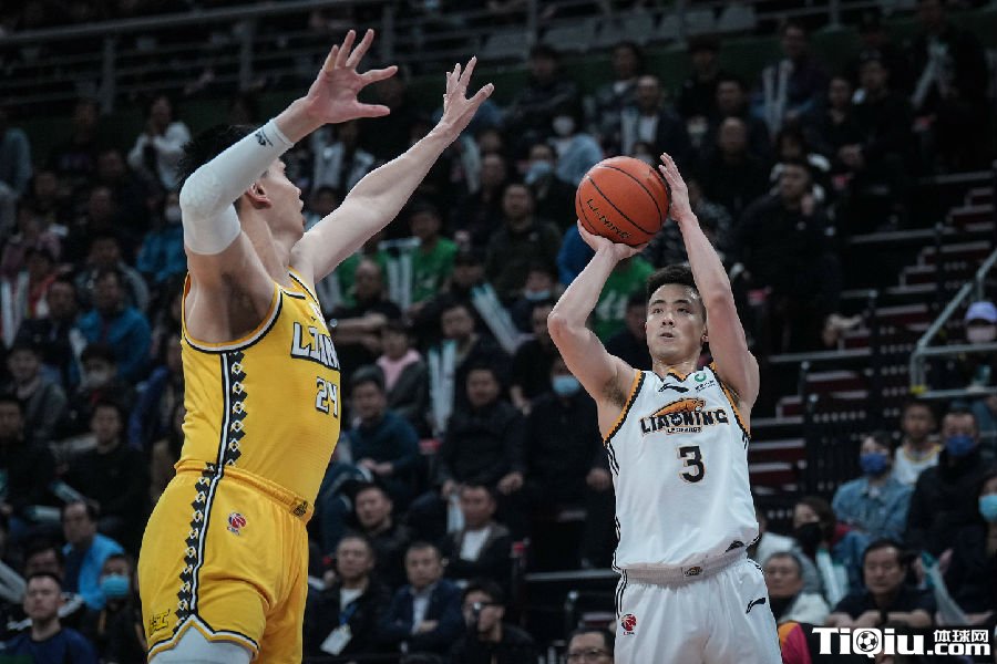 赵继伟大将风范率队击败广厦