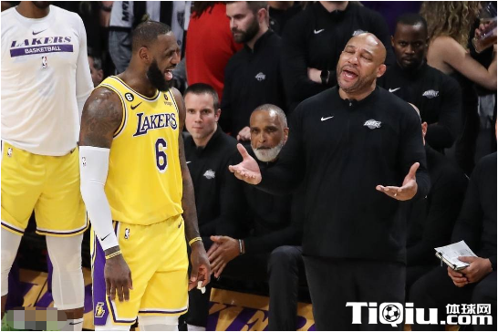 老詹下赛季大概率继续征战