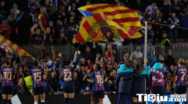 巴萨女足0-2落后3-2逆转