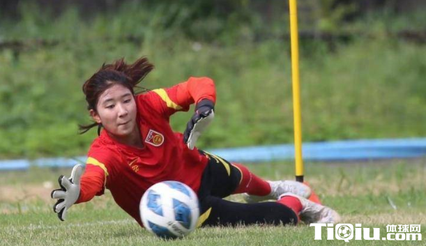 中国U20女足抵达缅甸仰光