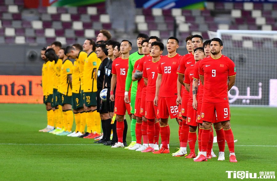 扬科维奇重点遴选国足中场