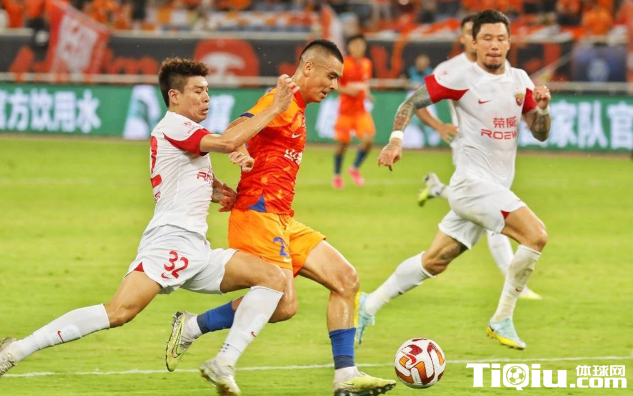 山东泰山1-1战平上海海港