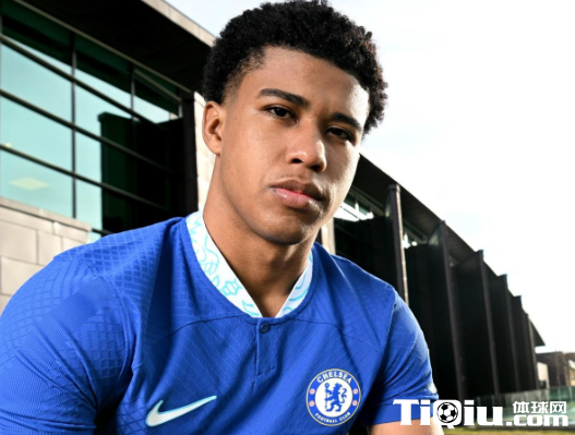 巴萨有意安德烈·桑托斯