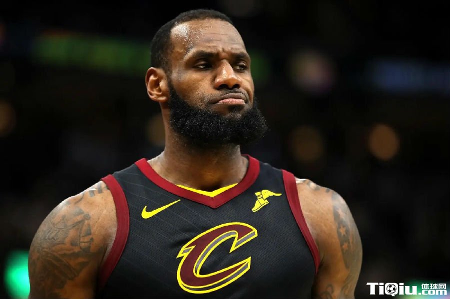 足球与篮球的巅峰荣耀