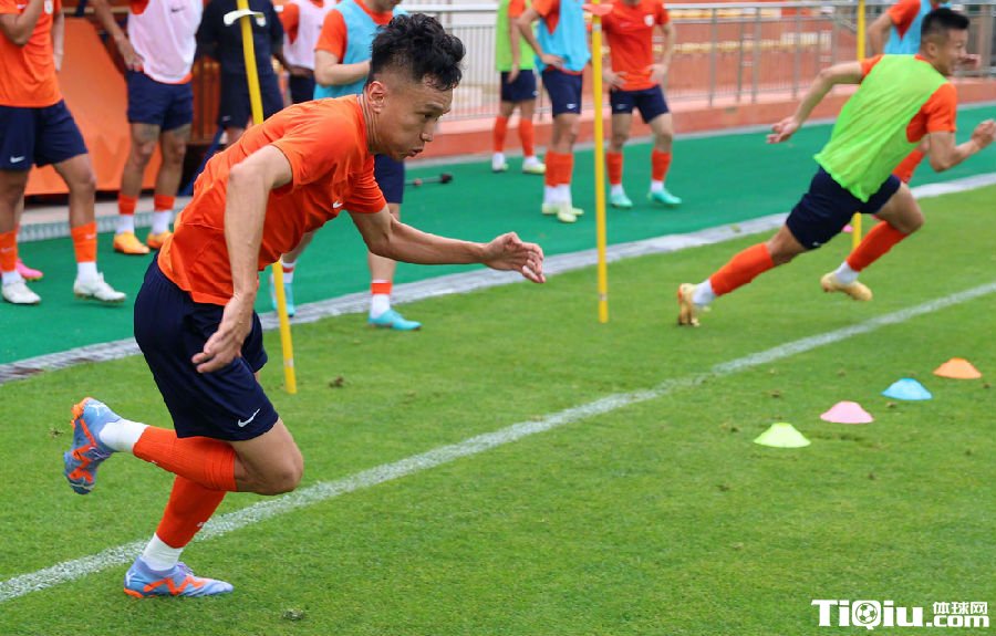 曝吴兴涵参加山东泰山训练