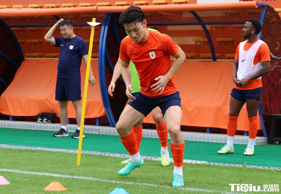 曝吴兴涵参加山东泰山训练