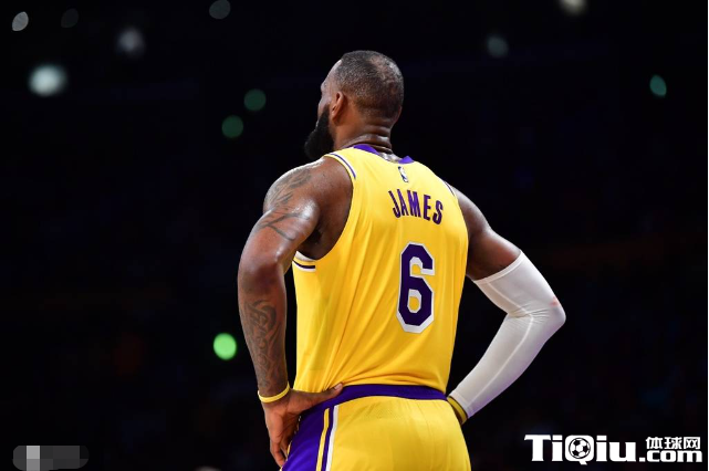 詹姆斯将重披23号球衣