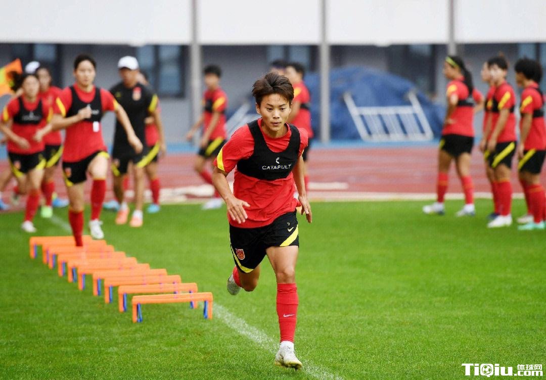 中国女足倒下热身连丢5球