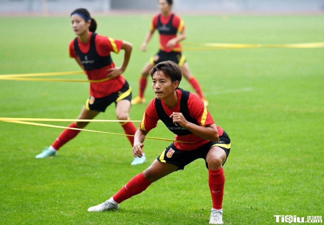 中国女足倒下热身连丢5球