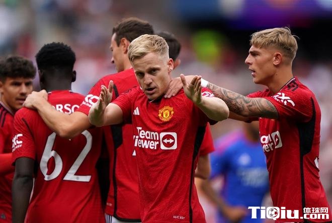 为何曼联在转会中一直吃亏