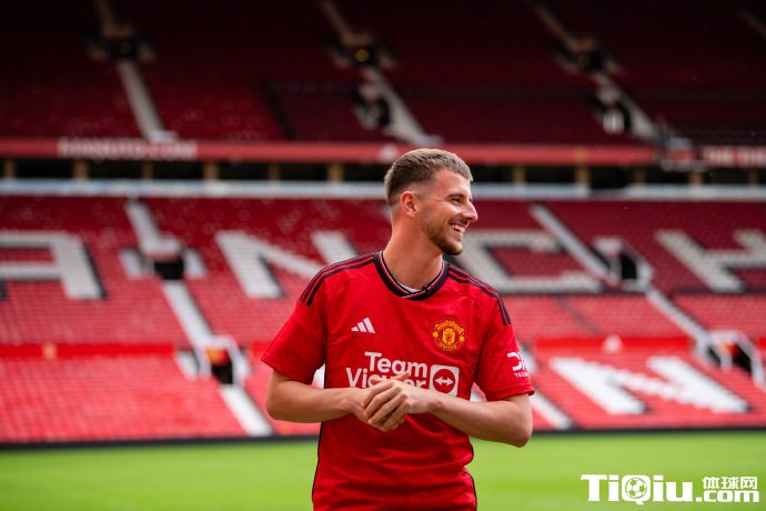 为何曼联在转会中一直吃亏