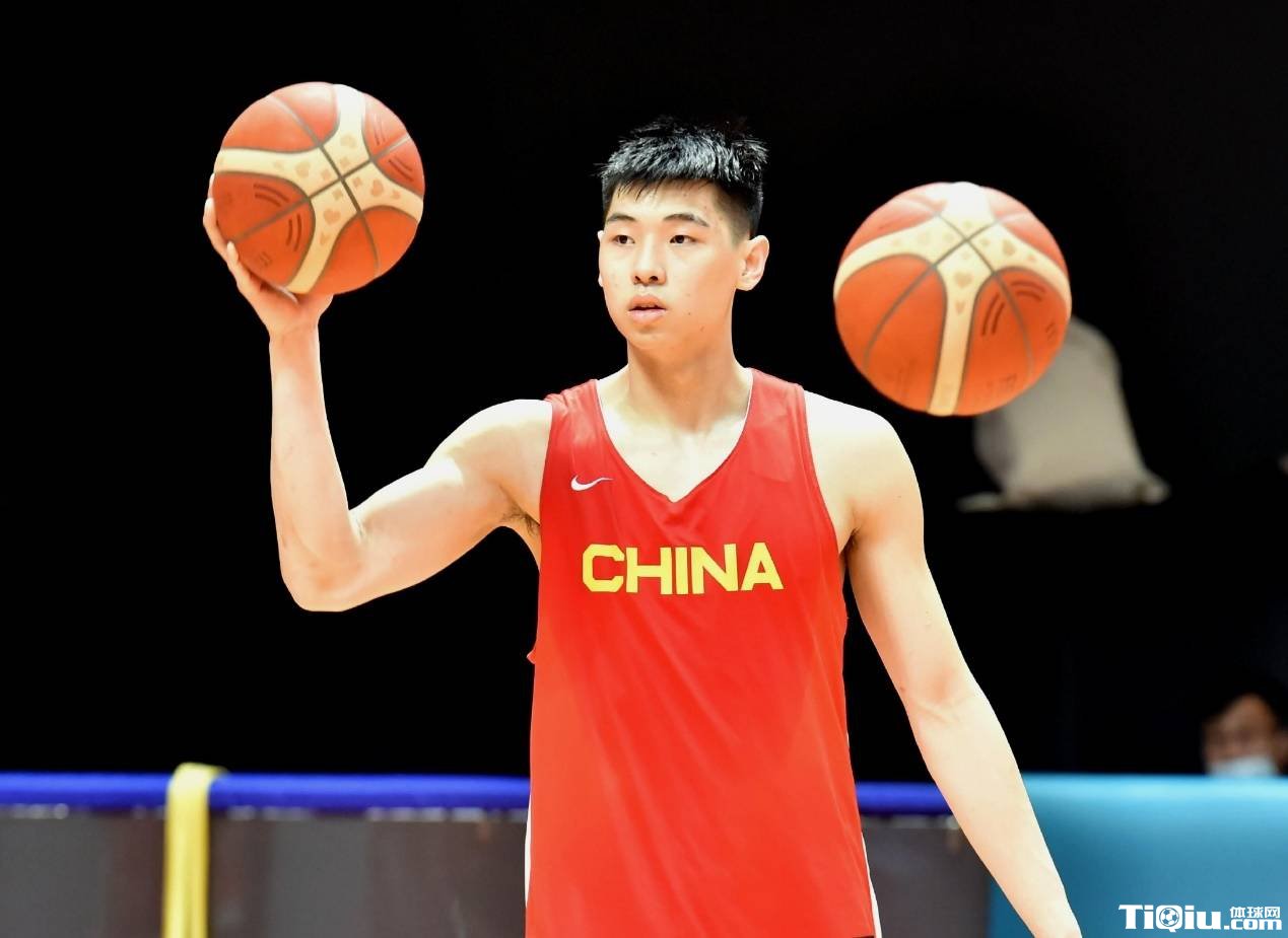 崔永熙分享与李凯尔合照