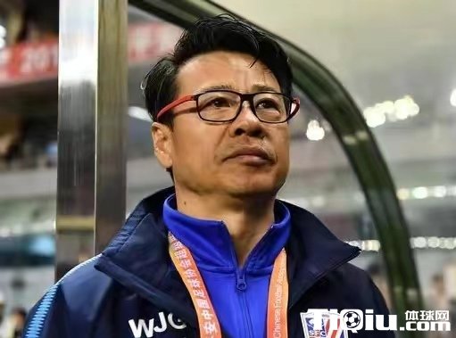 球迷为何要求吴金贵下课