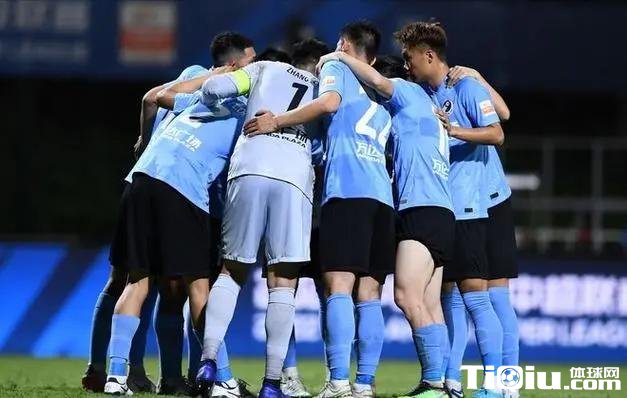 大连人主帅谢晖赛时暴怒