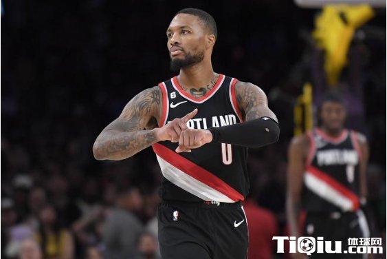 利拉德是一名超巨吗