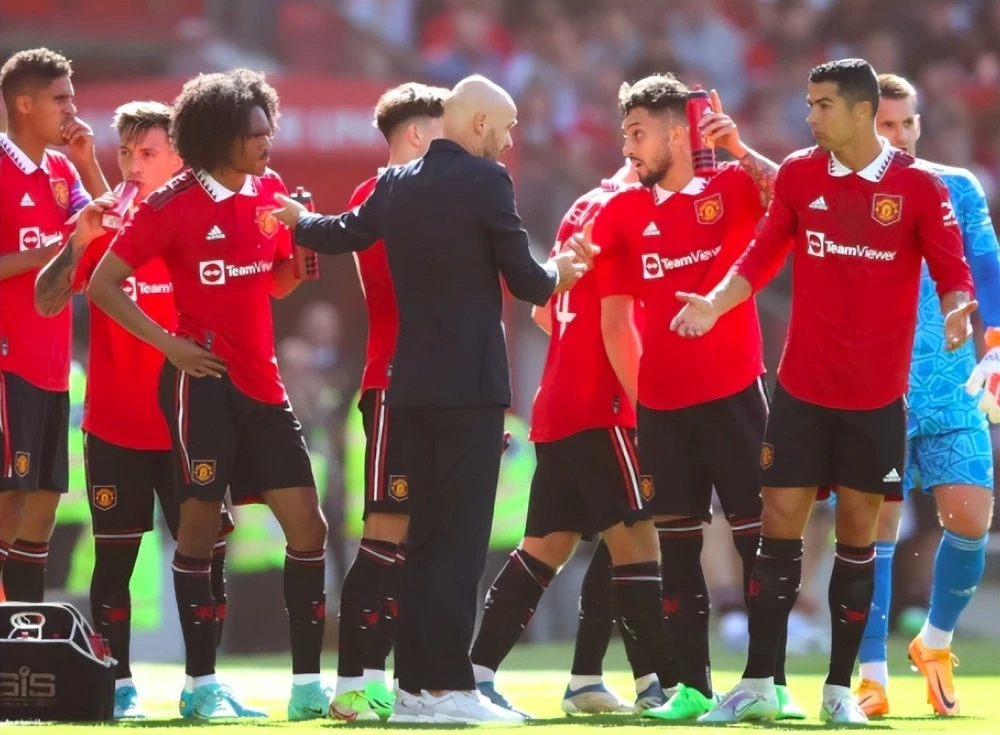 曼联目前面临什么问题