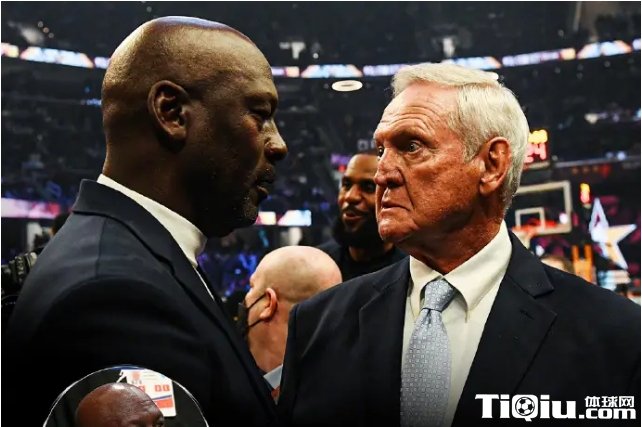 肖华称韦斯特是NBA标志