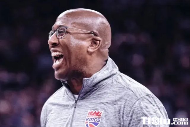 国王与迈克-布朗完成续约