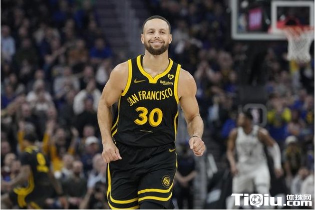 名记称库里在勇士举足轻重